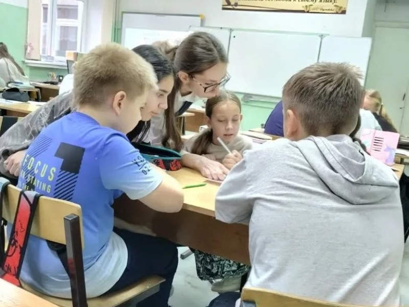 Сегодня в МКОУ СОШ №2 им. И. С. Унковского прошёл муниципальный открытый практико - ориентированный семинар по теме: "Инструментарий и технологии оценивания образовательных результатов в условиях ФГОС:опыт, проблемы, решения"..